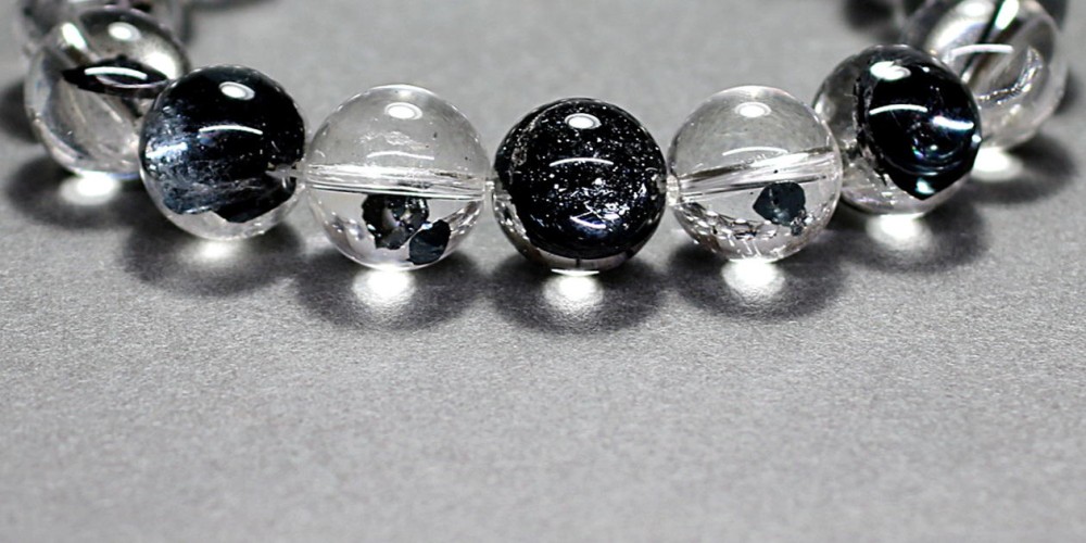 高品質++] ヘマタイトインクォーツブレスレット/板状結晶（約12.5mm玉