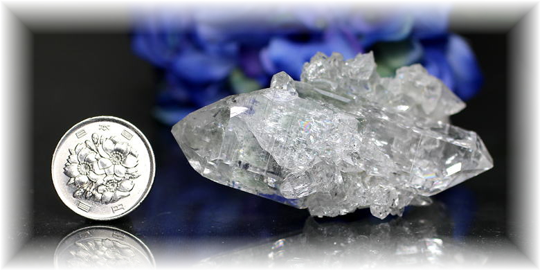 インド・マニハール産]ヒマラヤ水晶クラスター原石（クローライトイン