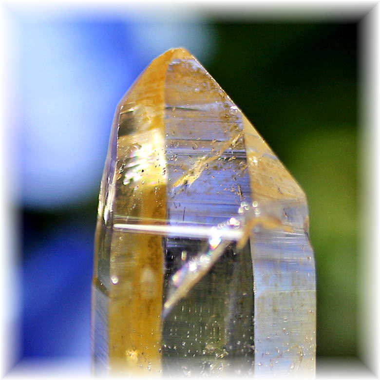 インド/マニハール産]ヒマラヤ水晶原石ナチュラルポイント（ゴールデン