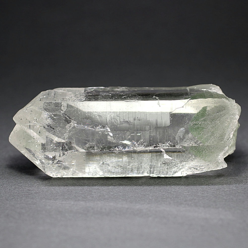 高品質+]インド/マニハール産ヒマラヤ水晶ナチュラルポイント/グリーン