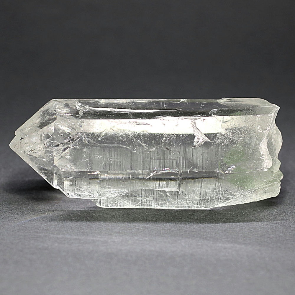 高品質+]インド/マニハール産ヒマラヤ水晶ナチュラルポイント/グリーン