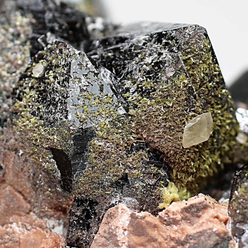 希少・山東省産]天然モリオン原石クラスター（黒水晶/エピドート・カル