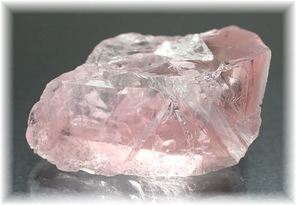 パキスタン/ナガール産]天然ピンクフローライト結晶原石 - 埼玉県吉川