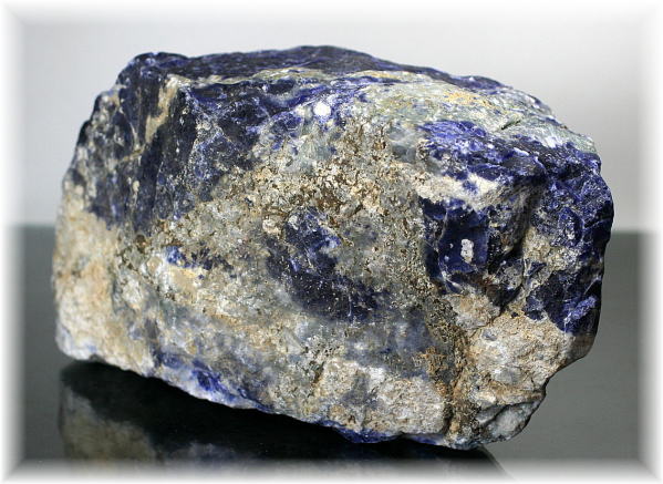 ブラジル産]ソーダライト原石 - 埼玉県吉川市の天然石専門店・水晶