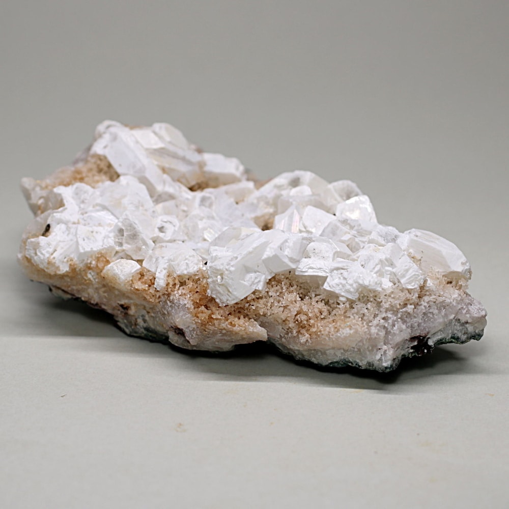 インド/プネー産]変種アポフィライト共生？スティルバイト原石