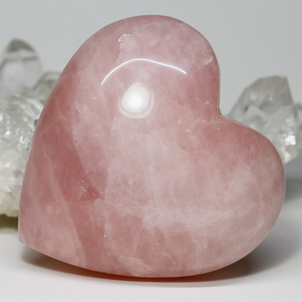 ブラジル産]ローズクォーツハート型磨き石（ハートシェイプオブジェ