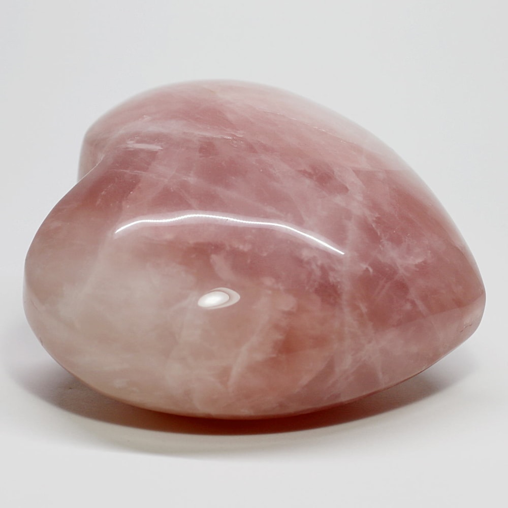 ブラジル産]ローズクォーツハート型磨き石（ハートシェイプオブジェ