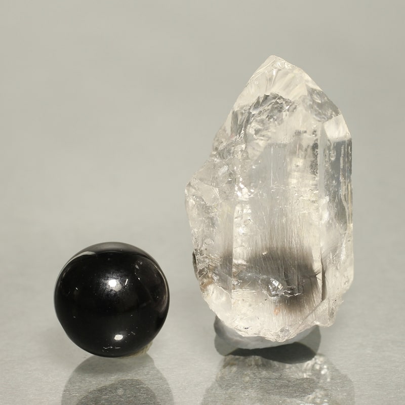 ブラジル産]プラチナルチルクォーツ原石ナチュラルポイント