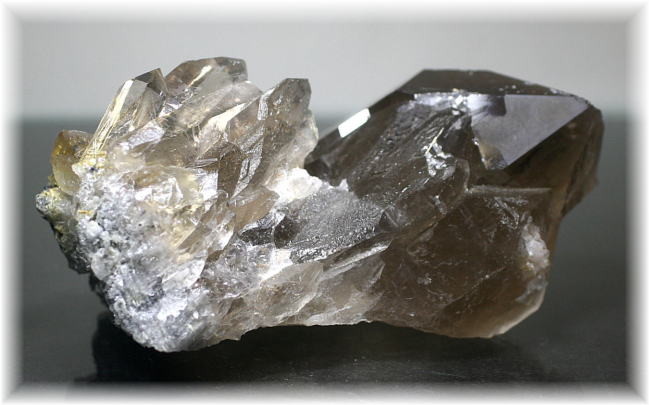 ブラジル産]ゴールドルチルクォーツクラスター（原石） - 埼玉県吉川市