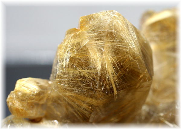 高品質・ブラジル産]ゴールドルチルクォーツクラスター（原石） - 埼玉