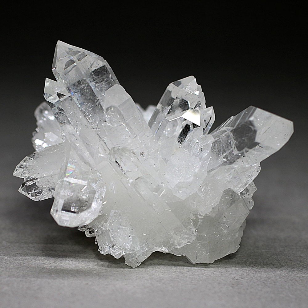 高品質・ブラジル/トマスゴンサガ産]水晶クラスター/原石（ウィンドウ