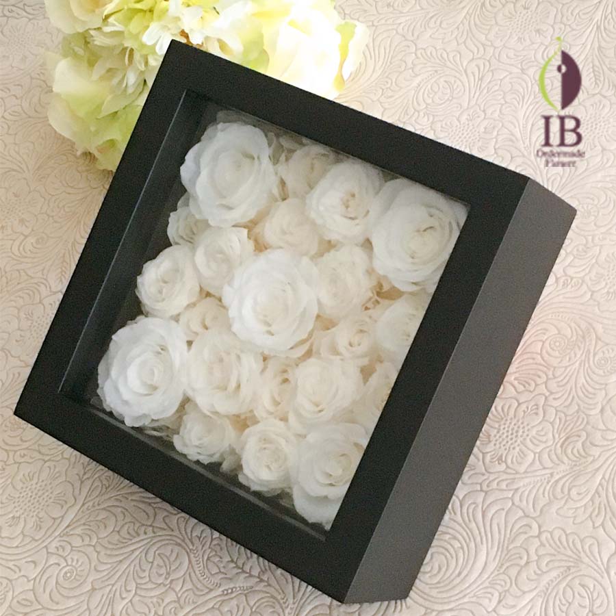 白バラ21輪入りフレーム210629n | ブリザーブドフラワーのオーダー