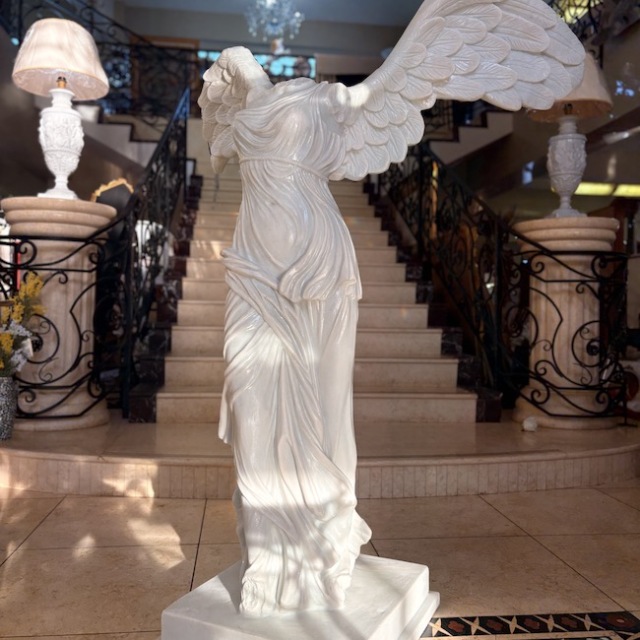 石像｜サモトラケのニケ｜ホワイト｜Stone Figure｜NIKE｜HGE7029IB