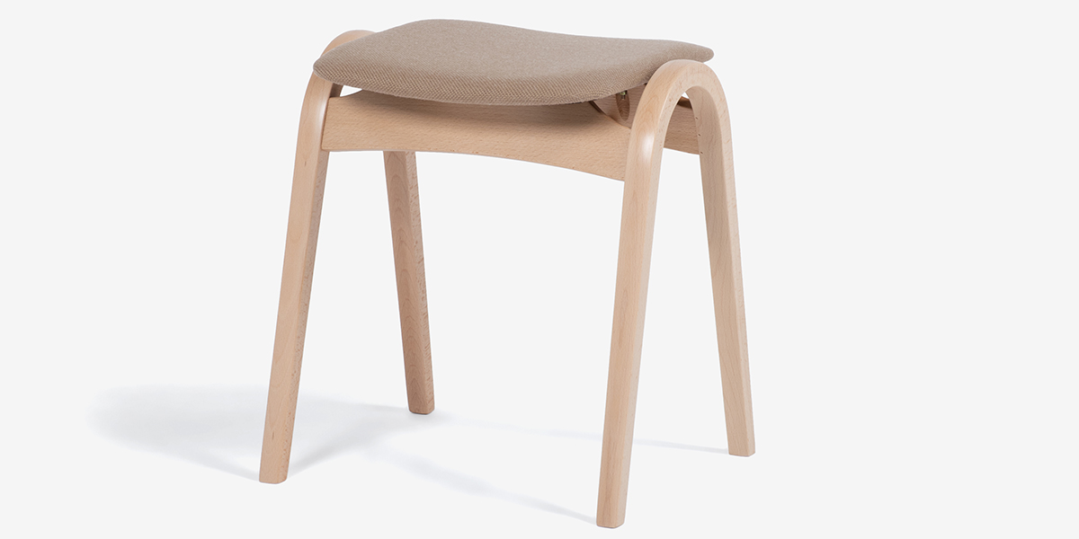 秋田木工 スツール「No.202」ブナ材NAナチュラル色 張地#布A-11