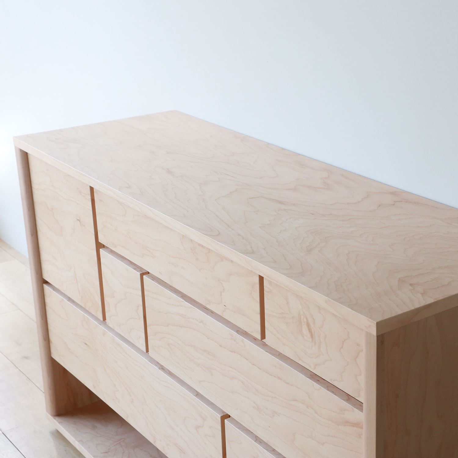 CONTOUR DRAWER Maple｜チェスト・キャビネット｜IDEE SHOP Online