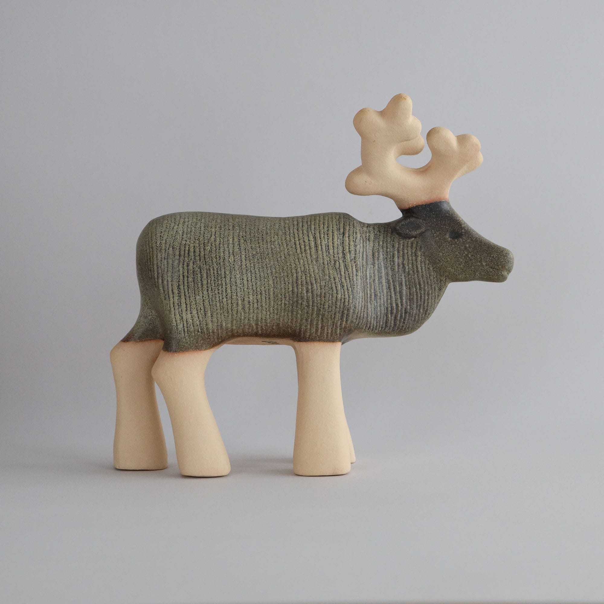 定番品】Lisa Larson Reindeer Medium｜入荷待ち商品｜IDEE SHOP Online