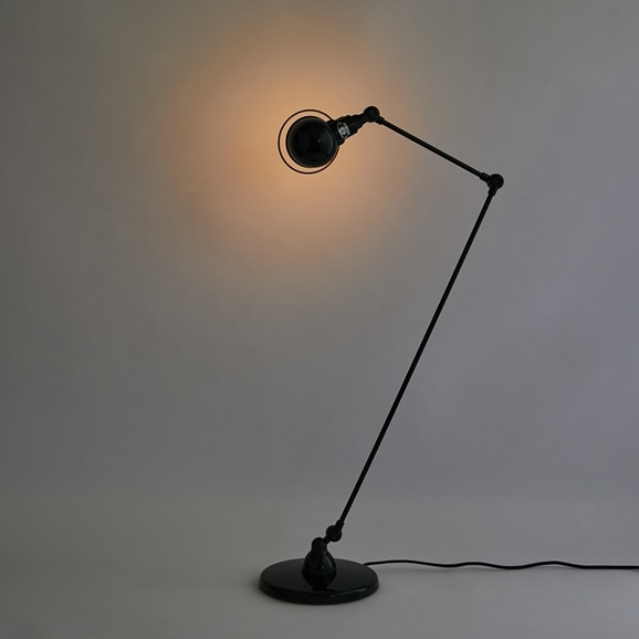 Jielde Signal Floor Lamp Black｜フロアランプ｜IDEE SHOP Online