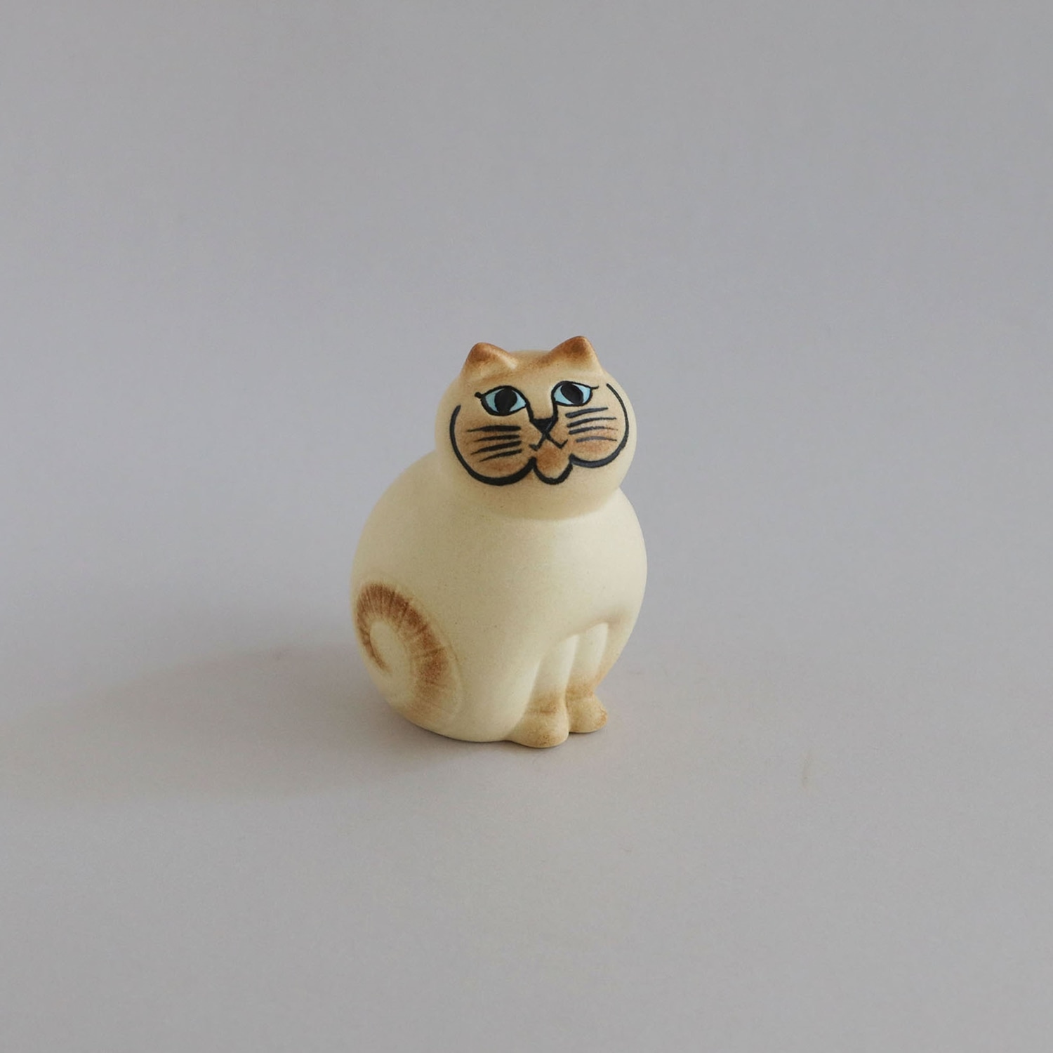定番品】Lisa Larson Cat MIA Mini White Brown｜入荷待ち商品｜IDEE