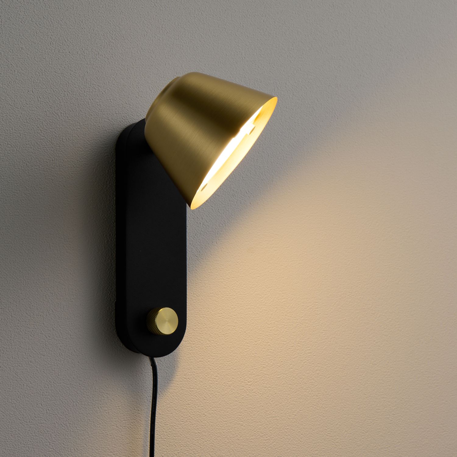 CAMPANA WALL LAMP Brass｜その他ランプ｜IDEE SHOP Online