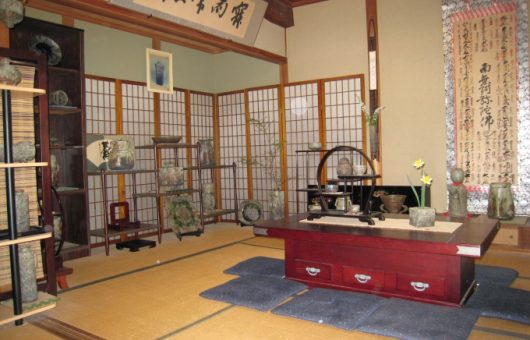 伊賀 焼〆苔肌 忠央窯 | お店情報 | 伊賀ポータル