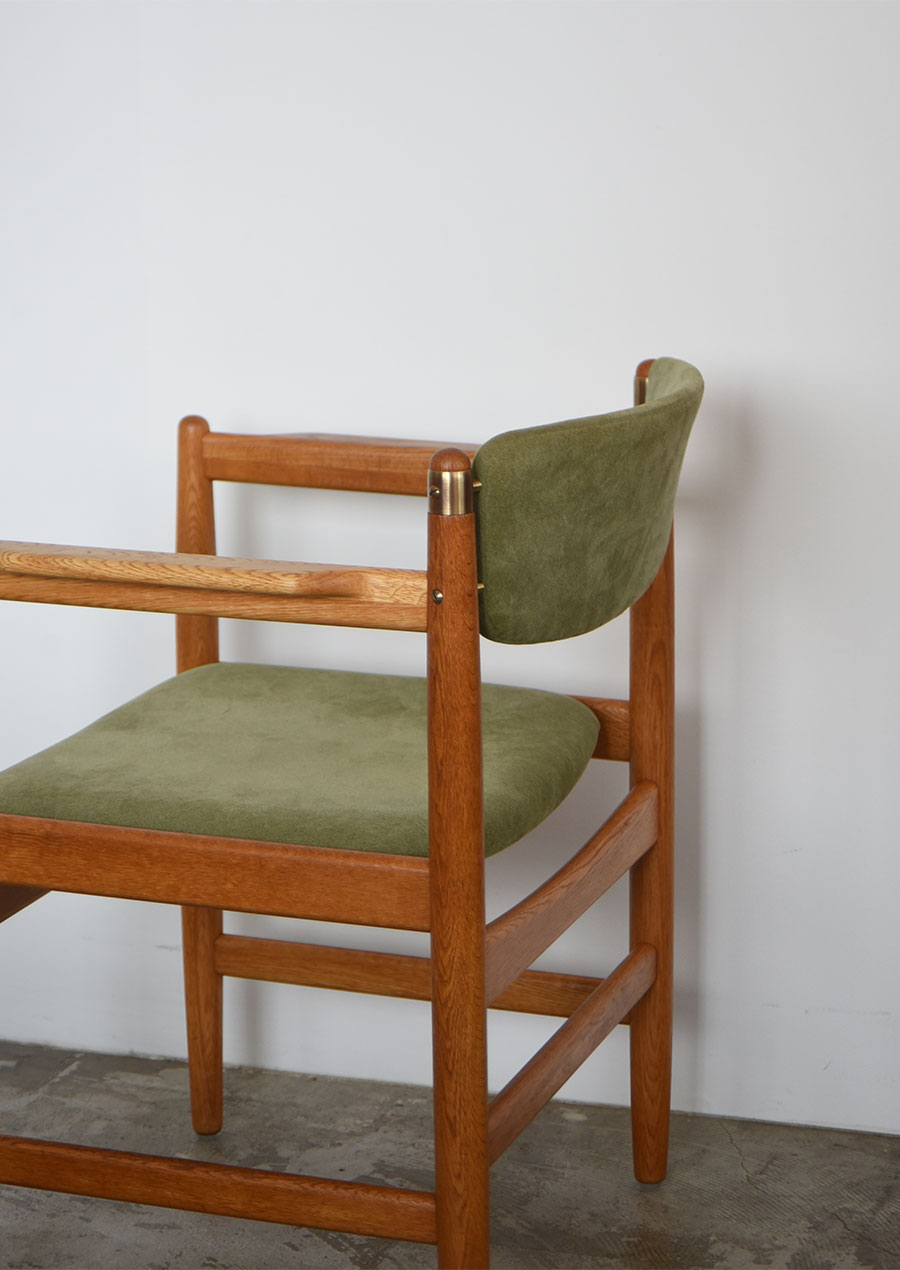 Borge Mogensen Arm Chair in Oak / Karl Andersson & Söner | ihallande