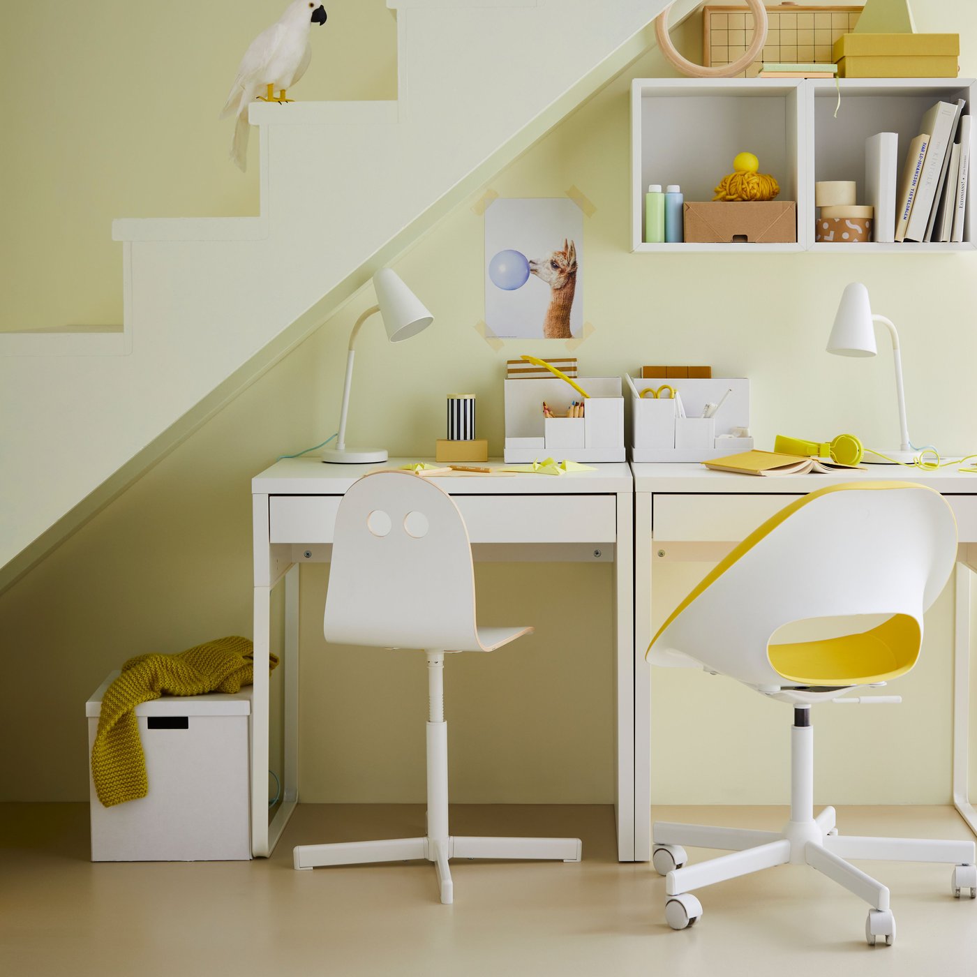 IKEA ☆引き出し付き☆ 木製☆事務机、学習机、デスク IKEAの 学習机と