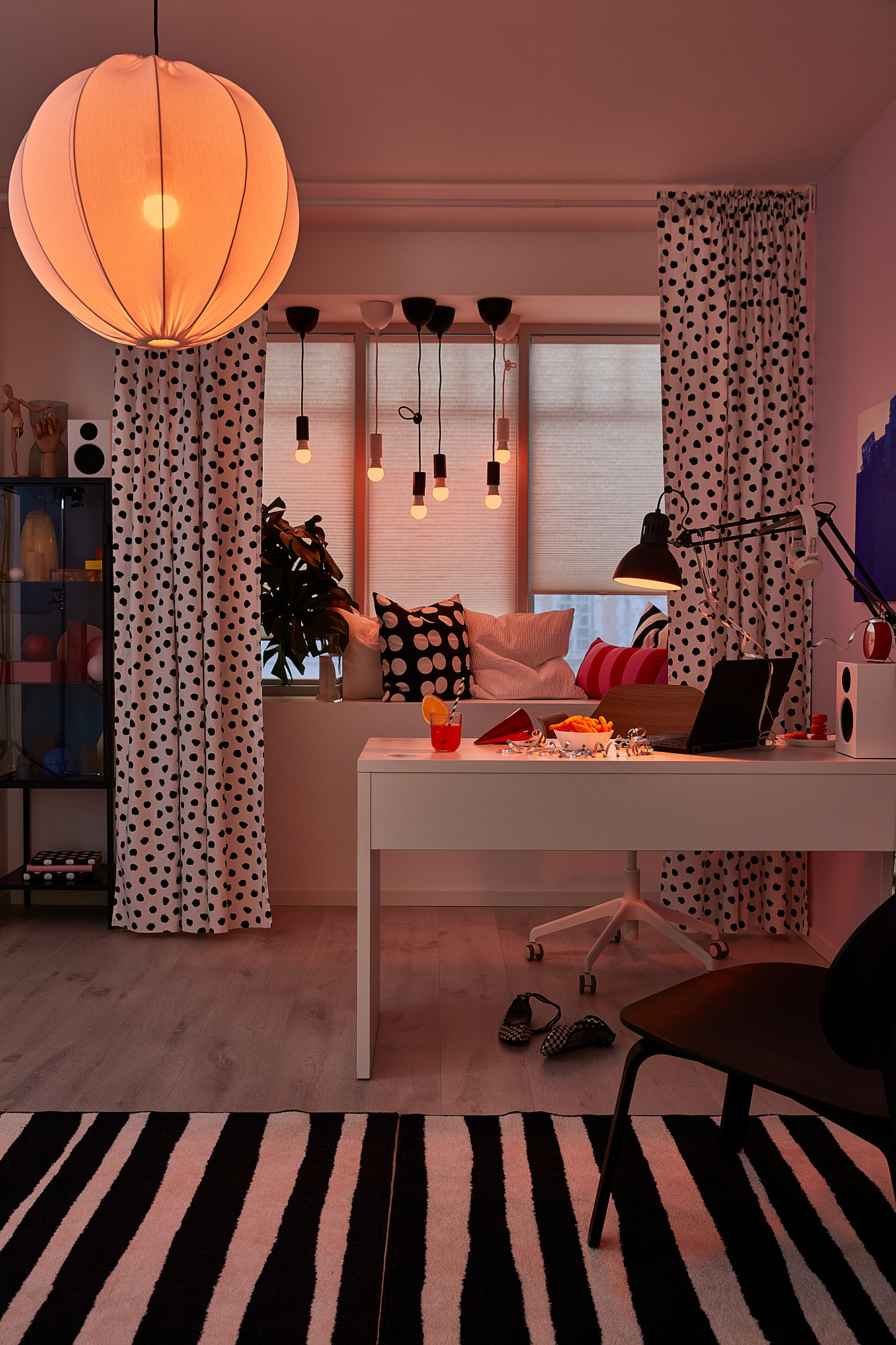 MICKE ミッケ デスク, ホワイト, 142x50 cm - IKEA