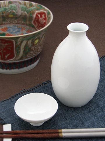 濁し釉白磁酒器--大拓窯 daitaku kiln