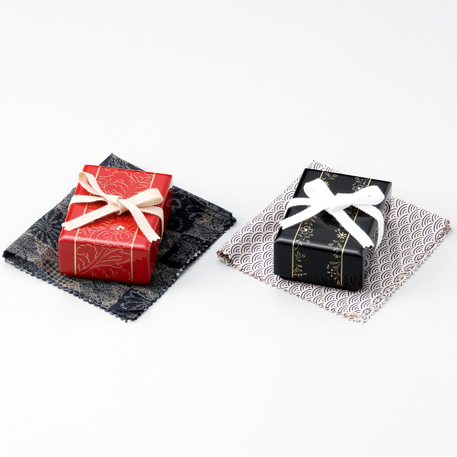 牡丹彫 小箱 朱／黒 漆塗り・木製 12-12704/12705 漆器の井助