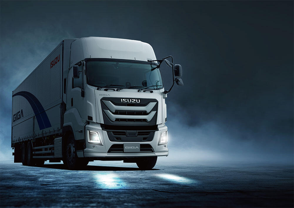 いすゞ、大型トラック「ギガ」を改良し、発売 ～新キャブデザインを