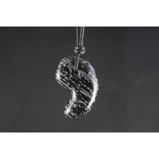 和田峠産黒曜石 勾玉ペンダント 国産オブシディアンの勾玉販売 天然石