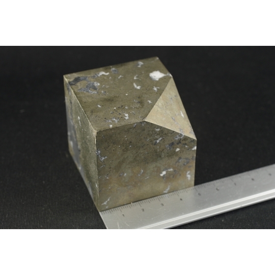 パイライト（黄鉄鉱） 原石 キューブ型 539g 天然石販売 名取貴石