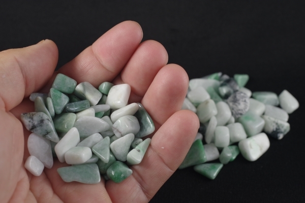 多用途天然石 糸魚川産翡翠磨き石販売 天然石原石鉱物結晶アクセサリ