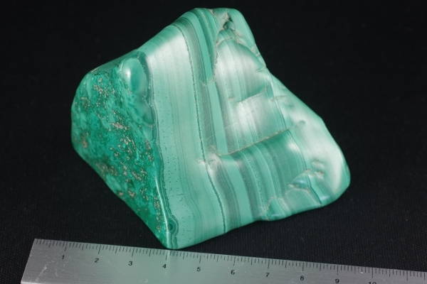マラカイト（孔雀石）原石磨き 362g 天然石販売 名取貴石 天然石