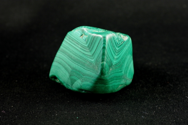 糸魚川産ラベンダー翡翠 原石磨き114g 天然石販売 名取貴石 天然石