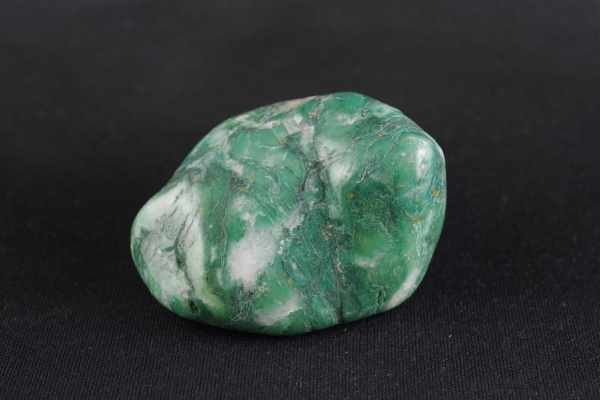 ナミビアンジェード（ナミビア翡翠）原石丸磨き169g 天然石販売