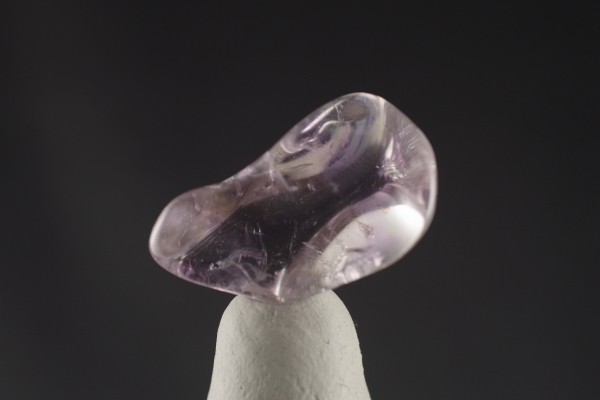 ソーダライト 原石磨き64g 天然石販売 名取貴石 天然石原石鉱物結晶