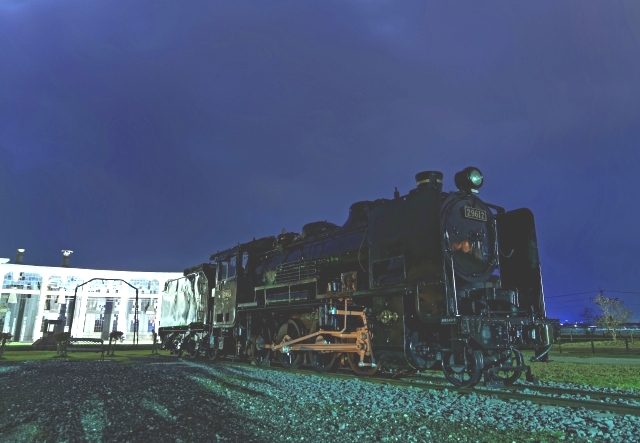 九州に原型のまま残る扇形機関庫「豊後森機関庫ライトアップ」─終了