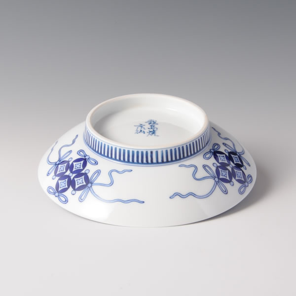 Japan Pottery Net / 色鍋島青海波宝尽くし文五寸高台皿
