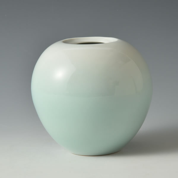 Japan Pottery Net / 青白磁渦文壺