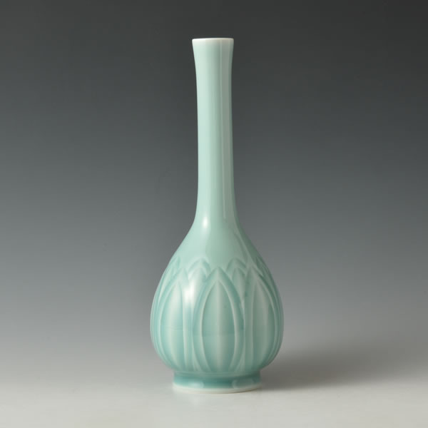 Japan Pottery Net / 青磁鎬彫蓮鶴首花瓶