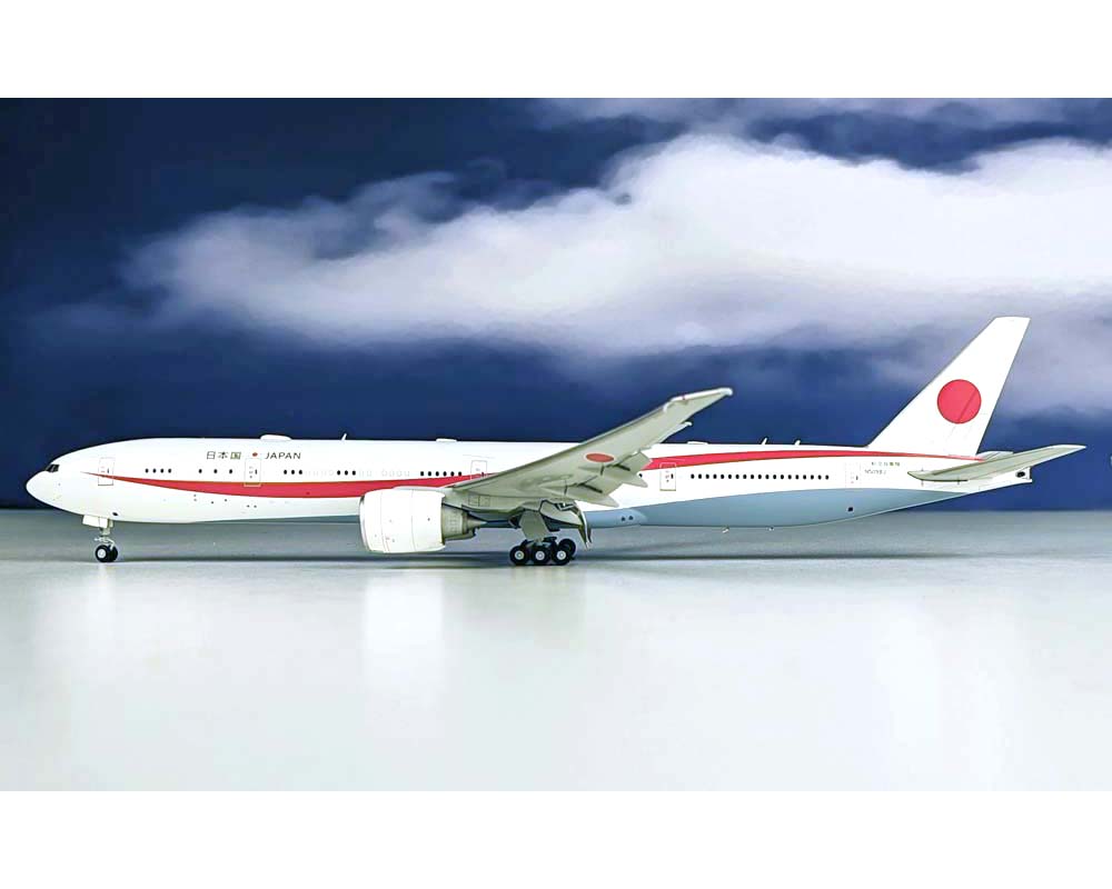 www.JetCollector.com: JASDF B777-300ER w/Stand, Flaps, in flight