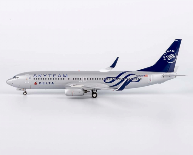 www.JetCollector.com: Delta B737-800 Skyteam, w/stand N3761R 1:200