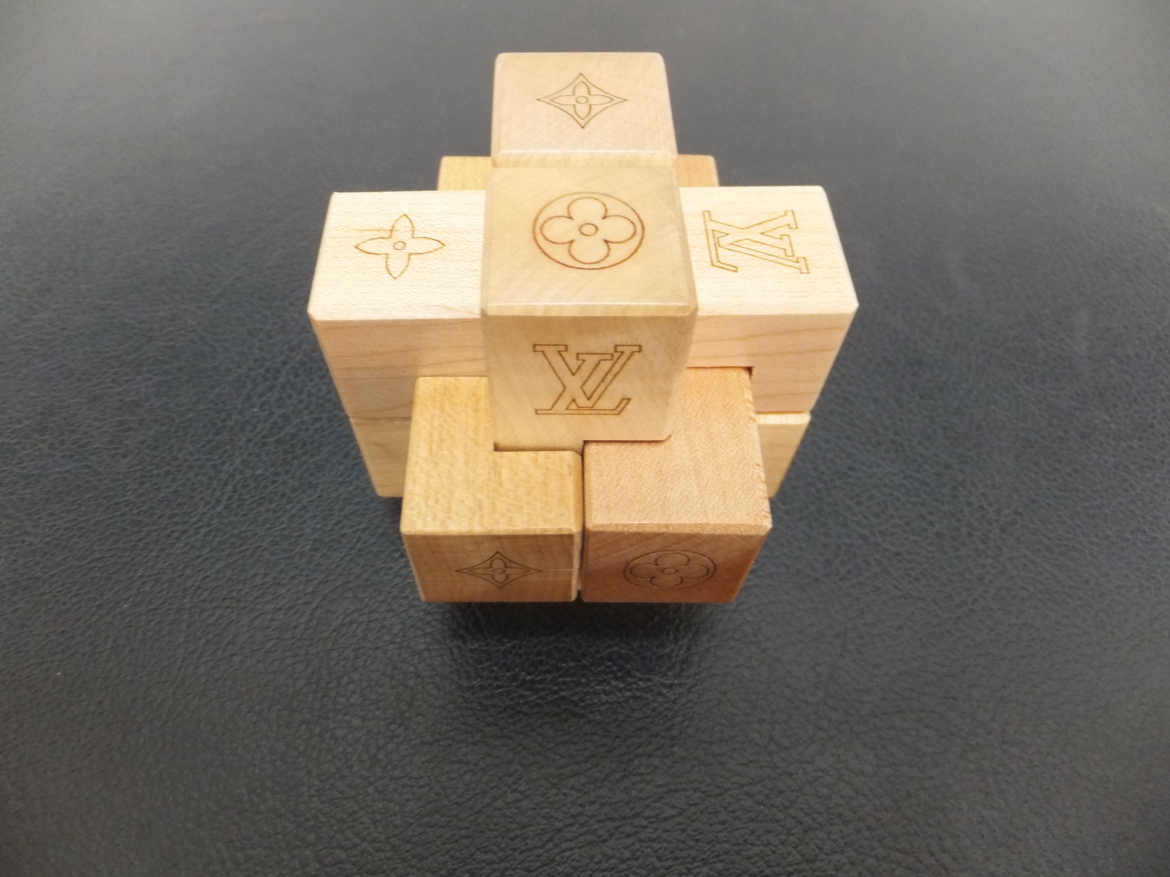 ルイヴィトン ウッドパズル パテキ 組み立て方｜買取本舗ジュエル