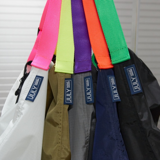 JULY NINE(ジュライナイン)の別注バッグがカラフルな新色で登場