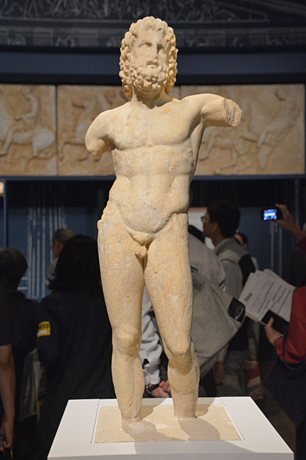 ポセイドン像。紀元前2世…：特別展「古代ギリシャ 時空を超えた旅
