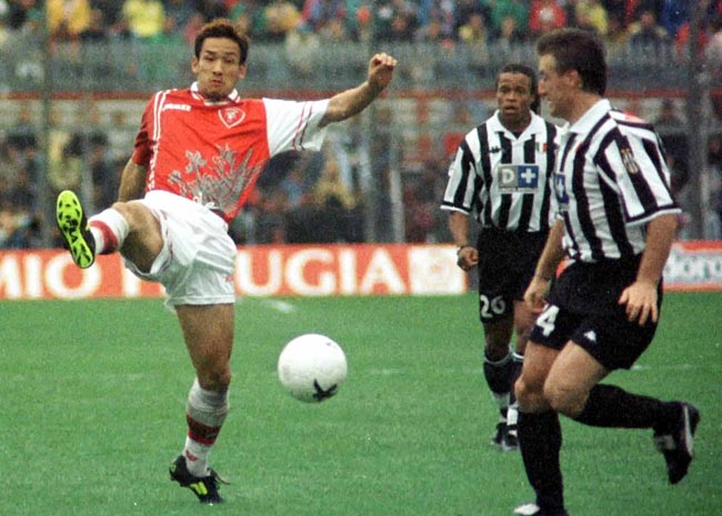 上原浩治大阪体育大から巨人に入団した1999年、1…：鮮烈デビュー