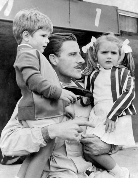 実子のデーモン・ヒル（左）…：F1のレジェンド、マシン＆ドライバー