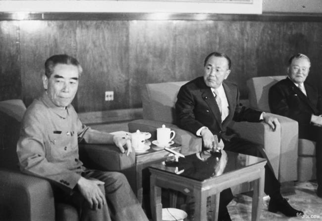 田中首相訪中 田中角栄首相は1972年9月25日…：日中国交正常化