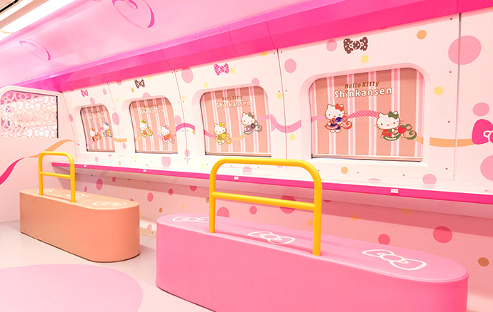 ハローキティ新幹線 HelloKitty Shinkansen | JR西日本